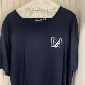 Men’s Nautica Large T-shirt.